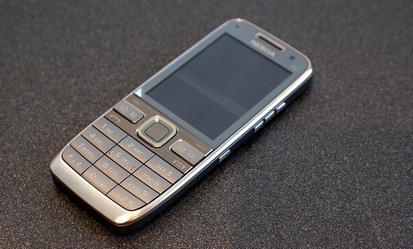 Nokia e51