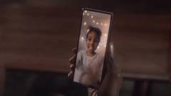 Csak nem egy vadonatúj Xperia mobilt mutogatott a Sony több reklámban is? kép