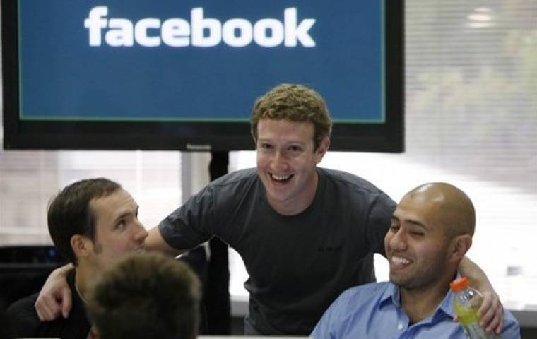 Facebook Mark Zuckerberg kollégáival