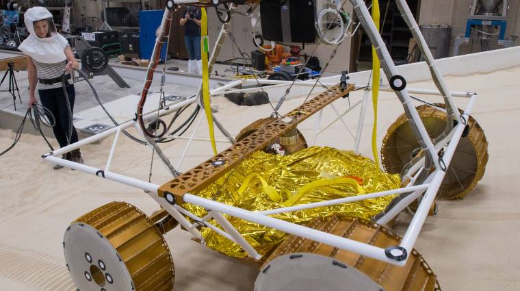 A NASA vízkereső robotot küld a Holdra kép