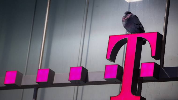 Bocsánatot kért a T-Mobile elnöke, változásokat ígér a támadás után kép