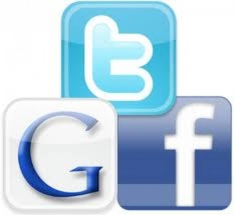 Twitter, Google+, Facebook - közösségi oldalak logoi