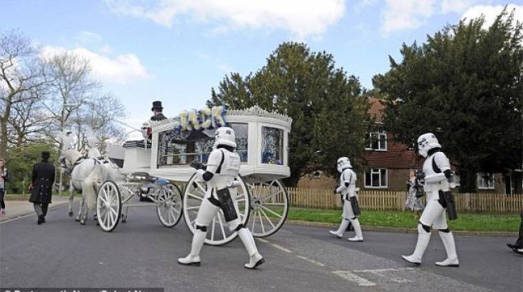 Egy kisfiú utolsó kívánsága egy Star Wars témájú temetés volt bevezetőkép