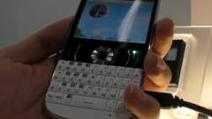 Blackberry-kre hajaz az Acer új mobilja kép