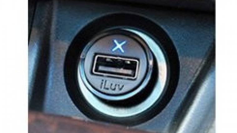 USB-töltő a szivargyújtódba kép
