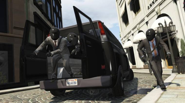 Kirabolták a GTA 5 éjféli launch-ra várakozó tömeget bevezetőkép