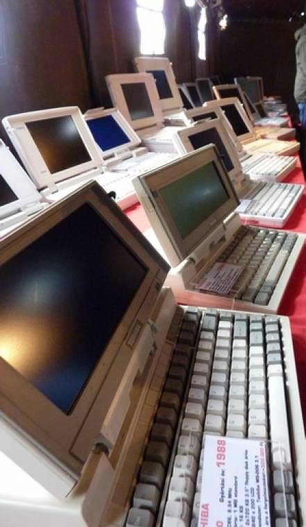Toshiba laptop régiségek