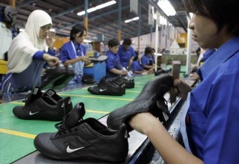 indonézek Nike cipőket gyártanak