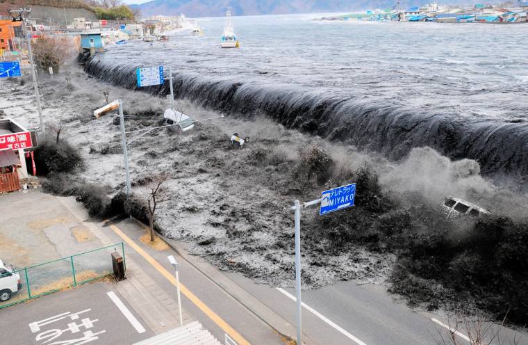 japán szökőár cunami