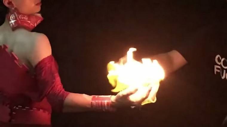 Dota 2 - meggyújtottak egy Lina cosplayert (videó) bevezetőkép