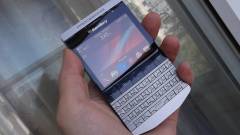 Videón egy fémházas Blackberry kép