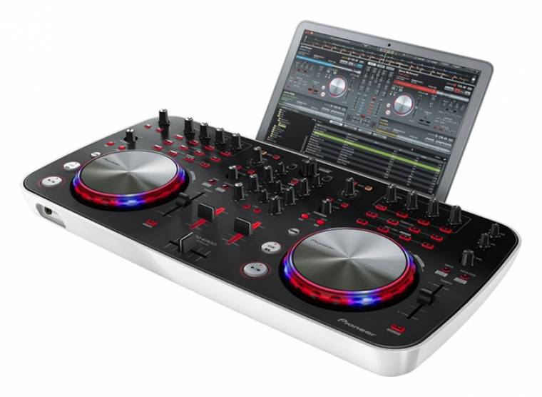 Airfield Manifold Pil USB-s DJ pult a Pioneer kínálatában - PC World