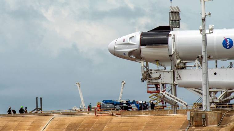 Lefújták a SpaceX űrhajójának startját kép