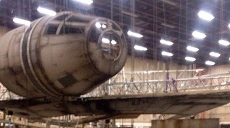 Star Wars VII - Millennium Falcon lesifotók a forgatásról bevezetőkép