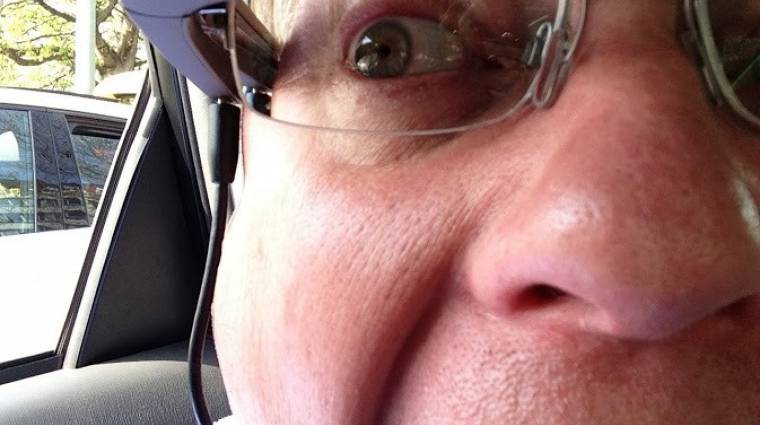 Nem mindenki temeti a Google Glasst! 300 dollárért jól fogyna kép
