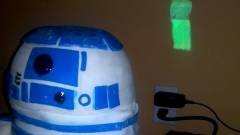R2-D2 szülinapi torta - a falra vetít képet kép