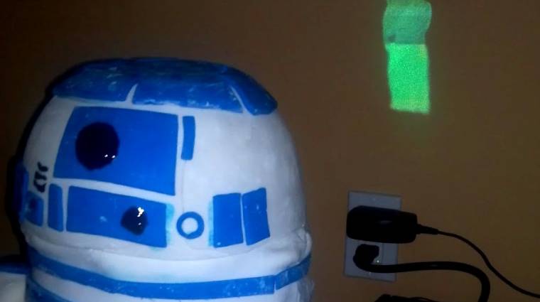 R2-D2 szülinapi torta - a falra vetít képet bevezetőkép