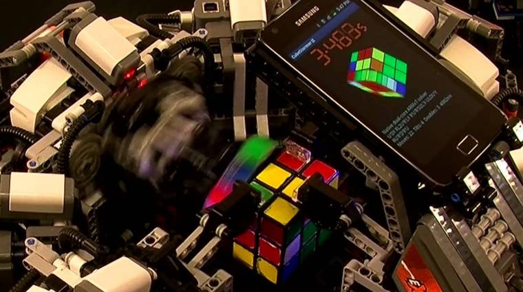 Itt az új Rubik-kocka rekorder - nem egy ember az bevezetőkép