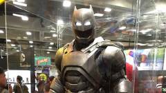 Comic-Con 2015 - ilyen Batman új páncélja közelről kép