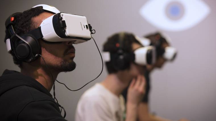 Elemzők szerint két év alatt 70 millió VR-headsetet veszünk majd bevezetőkép