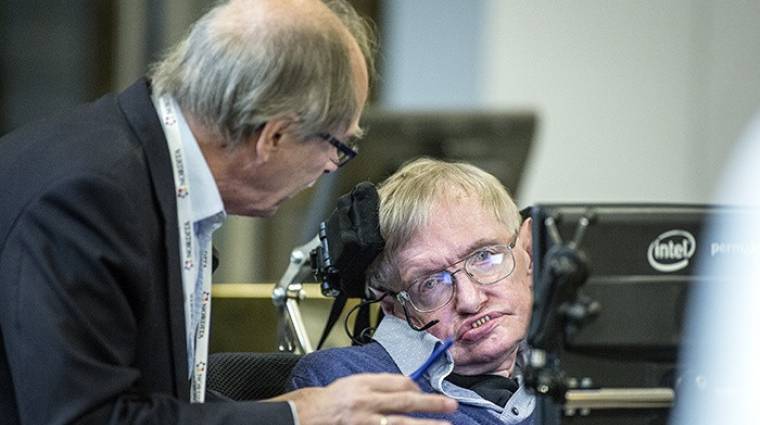 Stephen Hawking szerint másik univerzumokba is kerülhetünk fekete lyukak segítségével bevezetőkép