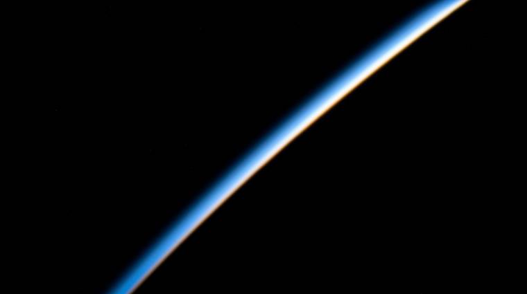 Ha még nem láttál napfelkeltét a Nemzetközi Űrállomásról, most megnézheted kép