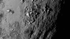 Küldi a fotókat a Plútóról a New Horizons űrszonda kép