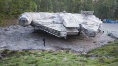 A Star Wars VIII forgatásán meglepően közel kerültek a Millennium Falconhoz kép