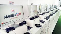 E3 2016 - a Samsung ívelt monitoraival kampányol az expón kép