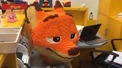 Egy srác három napig épített egy Zootropolis LEGO-szobrot, majd egy kisgyerek fellökte kép