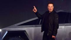 Elon Musk jó tanácsa a CD Projekt Redhez: szerinte önvezető elektromos autók kellenének a Cyberpunk 2077-be kép