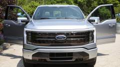 A Ford felosztja üzletét az elektromos és a gázüzemű járművek között kép