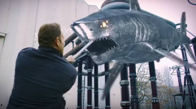 Teljesen beteg a The Last Sharknado: It's About Time előzetese bevezetőkép