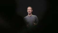 Facebook: botrány botrány hátán kép
