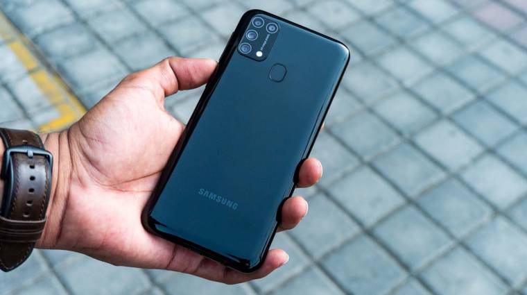 Egészen elképesztő üzemidőt hozhat a Samsung egyik új mobilja kép