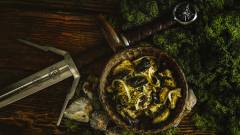 Te is főzhetsz levest tündéből és hagymából, jön a The Witcher szakácskönyv kép