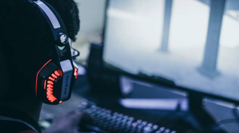 Laptop vagy PC? Melyik lenne a jobb neked? bevezetőkép