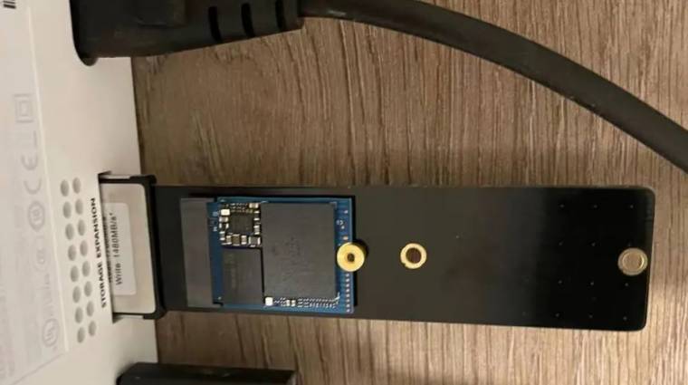 Valakinek sikerült egy hagyományos NVMe SSD-vel bővíteni az Xbox Series S-t kép