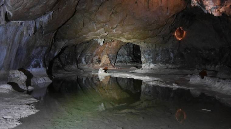 Negyven napig élt 15 ember egy barlangban, hogy megtudják, képesek-e alkalmazkodni kép
