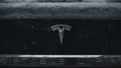 Így hasít egy Tesla az orosz télben kép