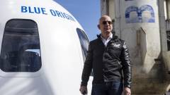 Jeff Bezos nagyon komolyan veszi az űrversenyt, magát is kilövi kép