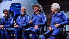 Meglepő vallomást tett Jeff Bezosnak a tini, aki szintén a Blue Origin gépével utazott a világűr peremére kép