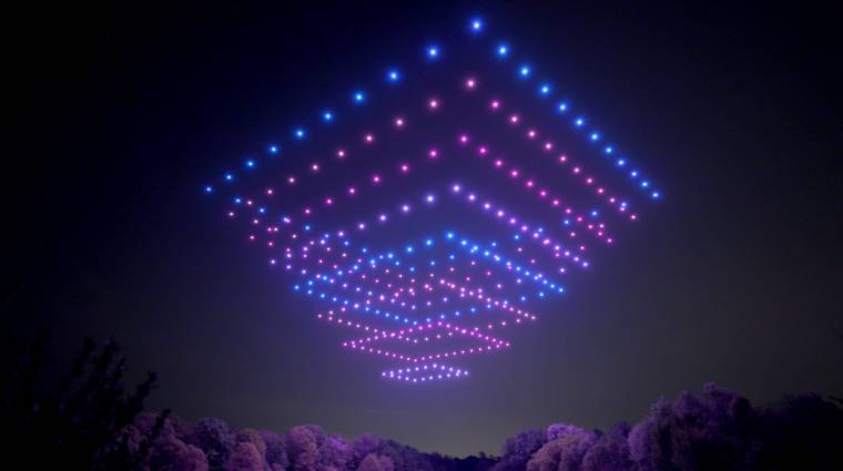Láttál már egy komplett drónsereget a levegőbe emelkedni? kép