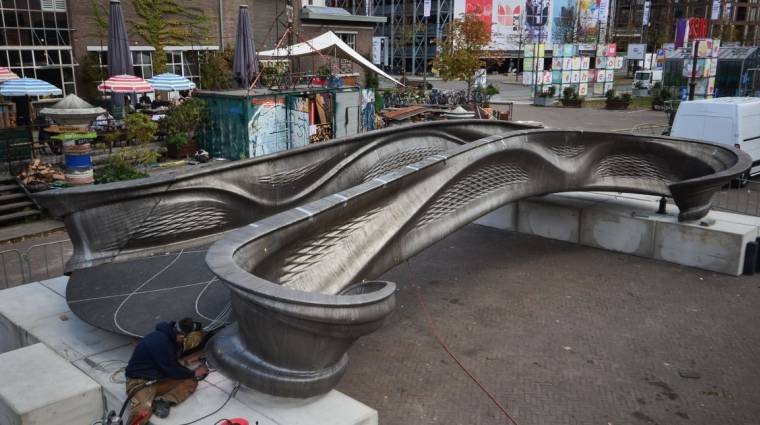 3D-nyomtatott acélhidat avattak Amszterdamban kép