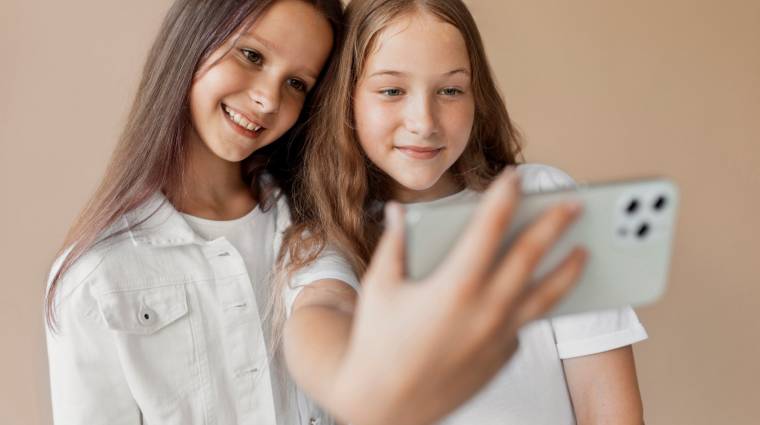 Ha már mobiltelefon kell a gyereknek, milyen tarifacsomagot érdemes választani? kép