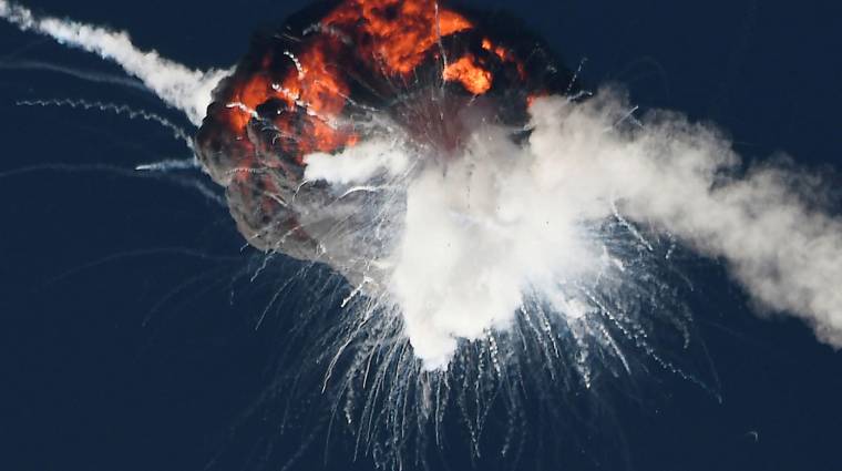 Felrobbantott az amerikai űrhaderő egy műholdakat szállító rakétát kép