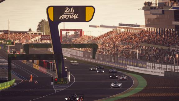Alulmaradt a Forma-1 jelenlegi bajnoka a virtuális Le Mans-i futamon kép
