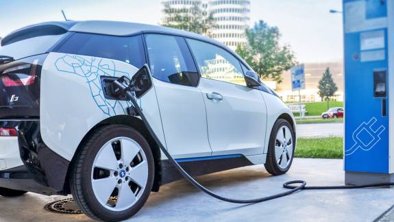 Meglepő anyagból készülhet az elektromos autók tartósabb akkumulátora kép