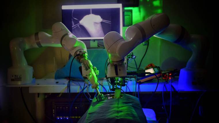Önállóan végzett rendkívül bonyolult műtétet egy robot kép