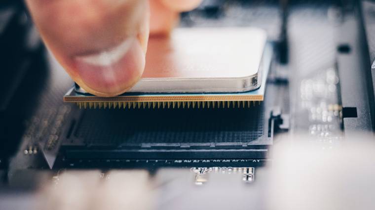 Történelmi zuhanásban az asztali CPU-k piaca, de az AMD így is pezsgőt bonthat kép